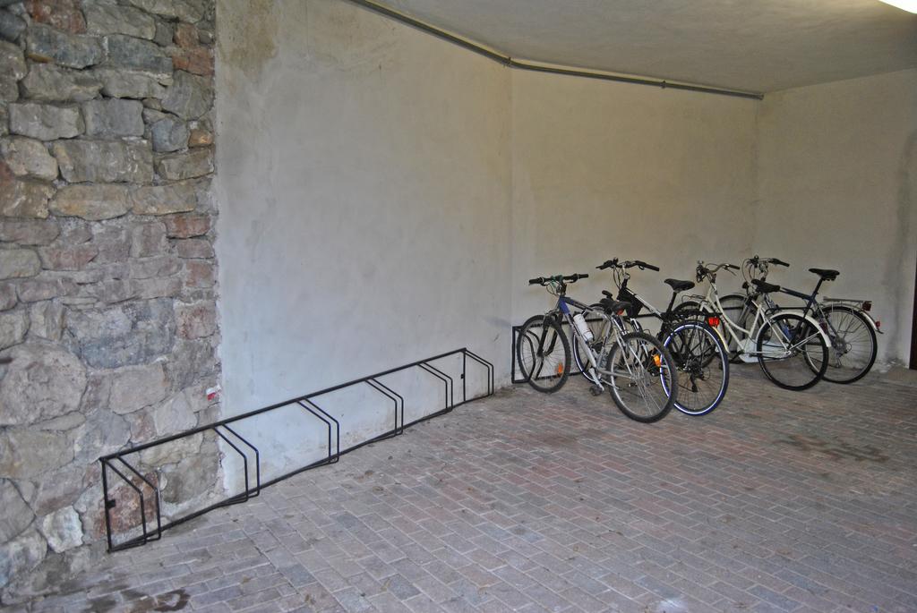Hotel Garnì Delle Rose Ceniga Buitenkant foto